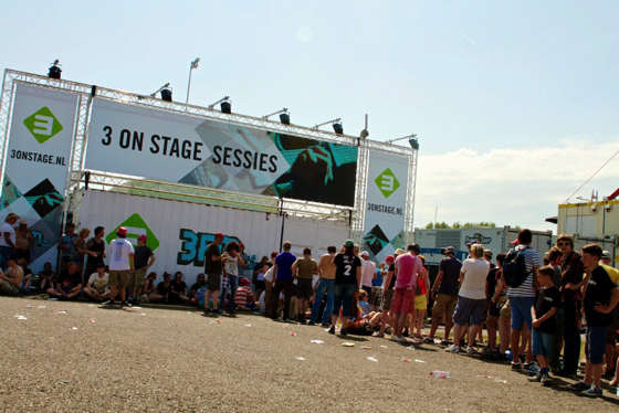 3 On Stage